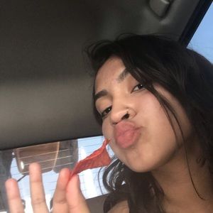 Meet your Posher, Sandra